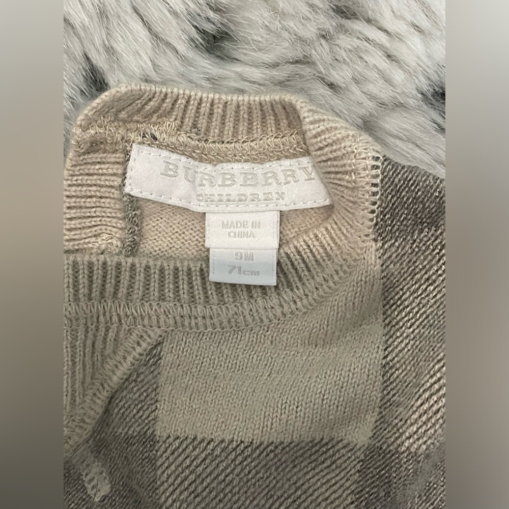 Burberry - Picture 3 of 3